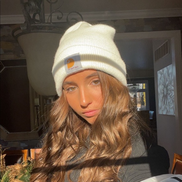 Meet your Posher, Paige - Picture 1 of 1